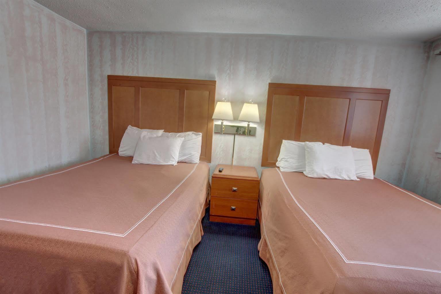 Castle Inn & Suites ไนแอการาฟอลส์ ภายนอก รูปภาพ